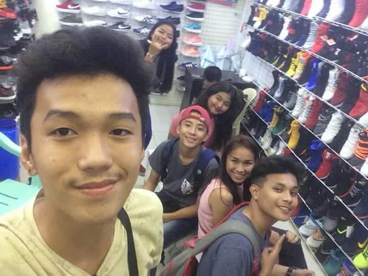 received_275279443088457